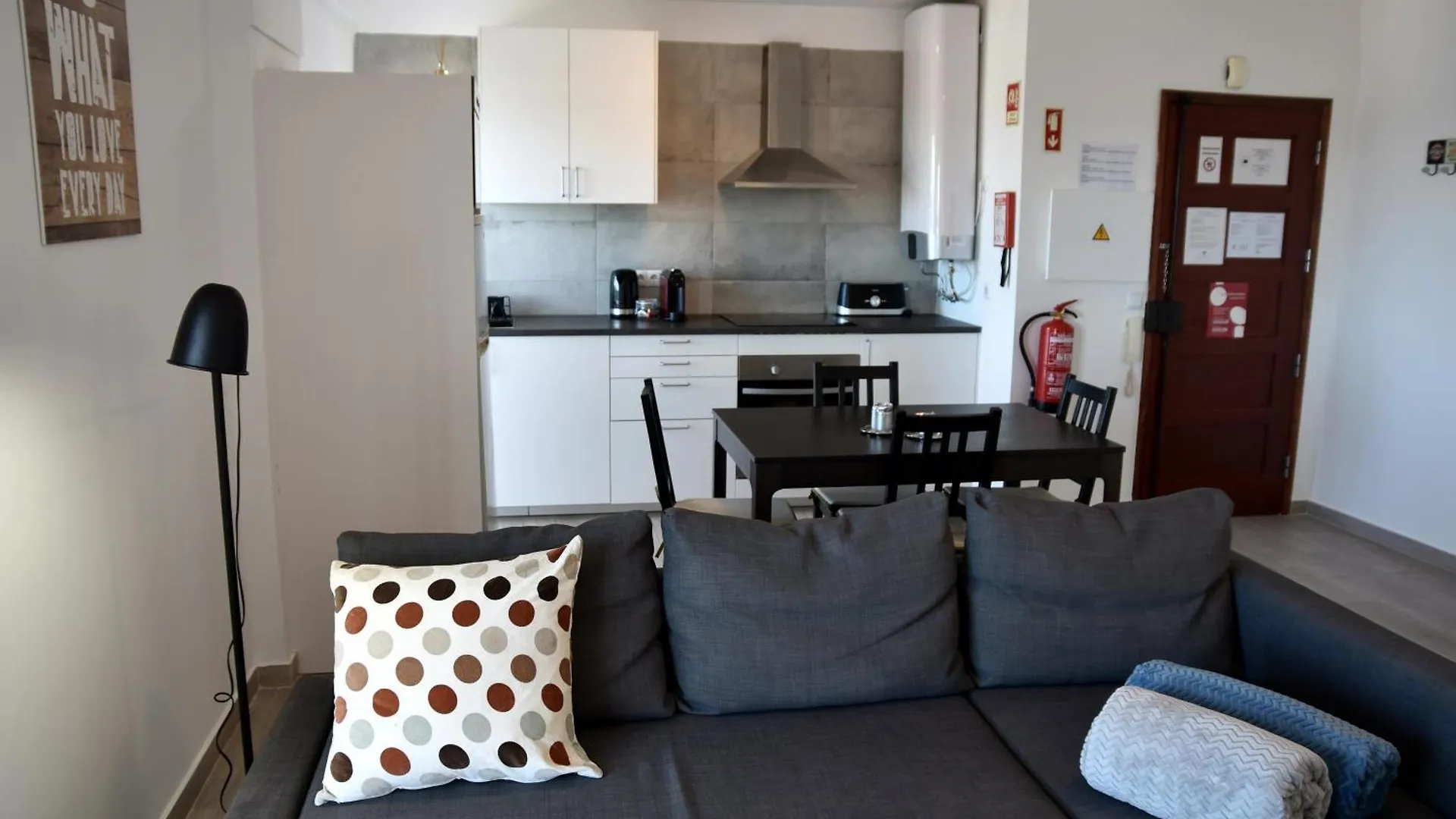 Apartment Over The Beach Monte Gordo