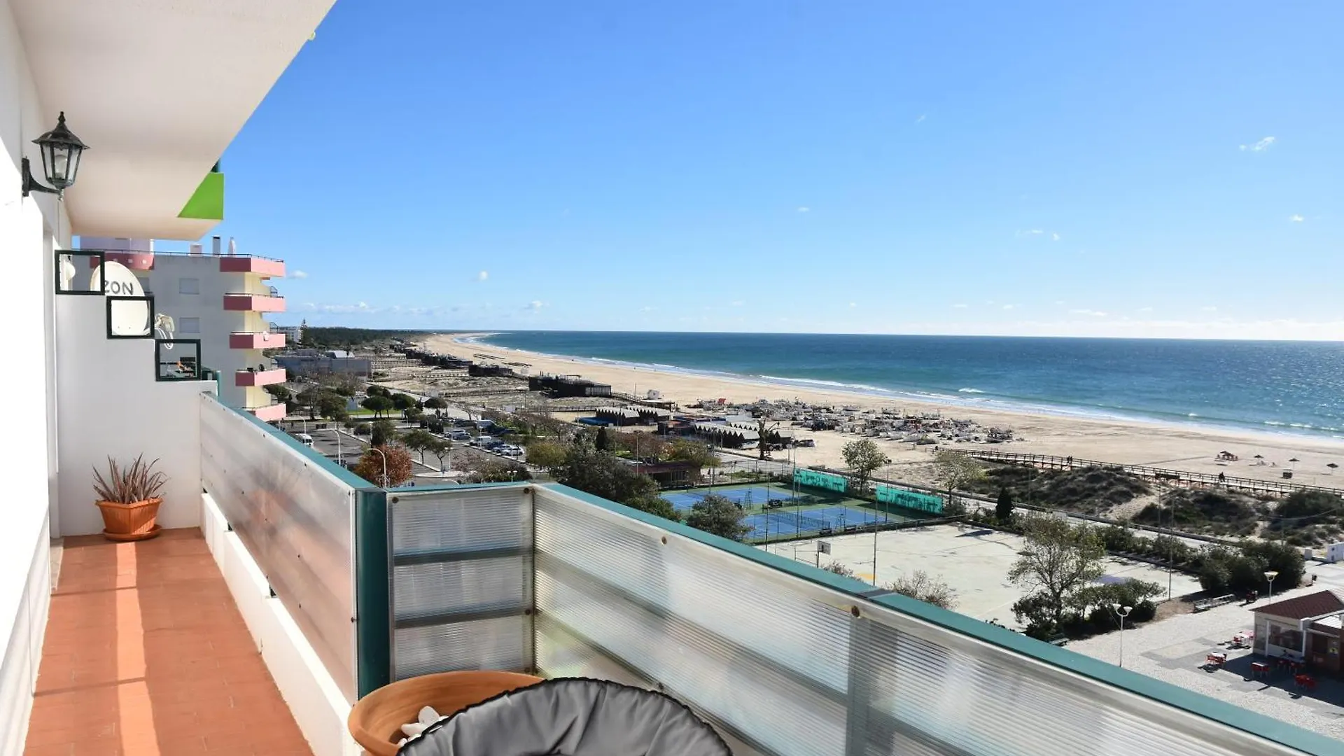 Over The Beach Monte Gordo Apartment