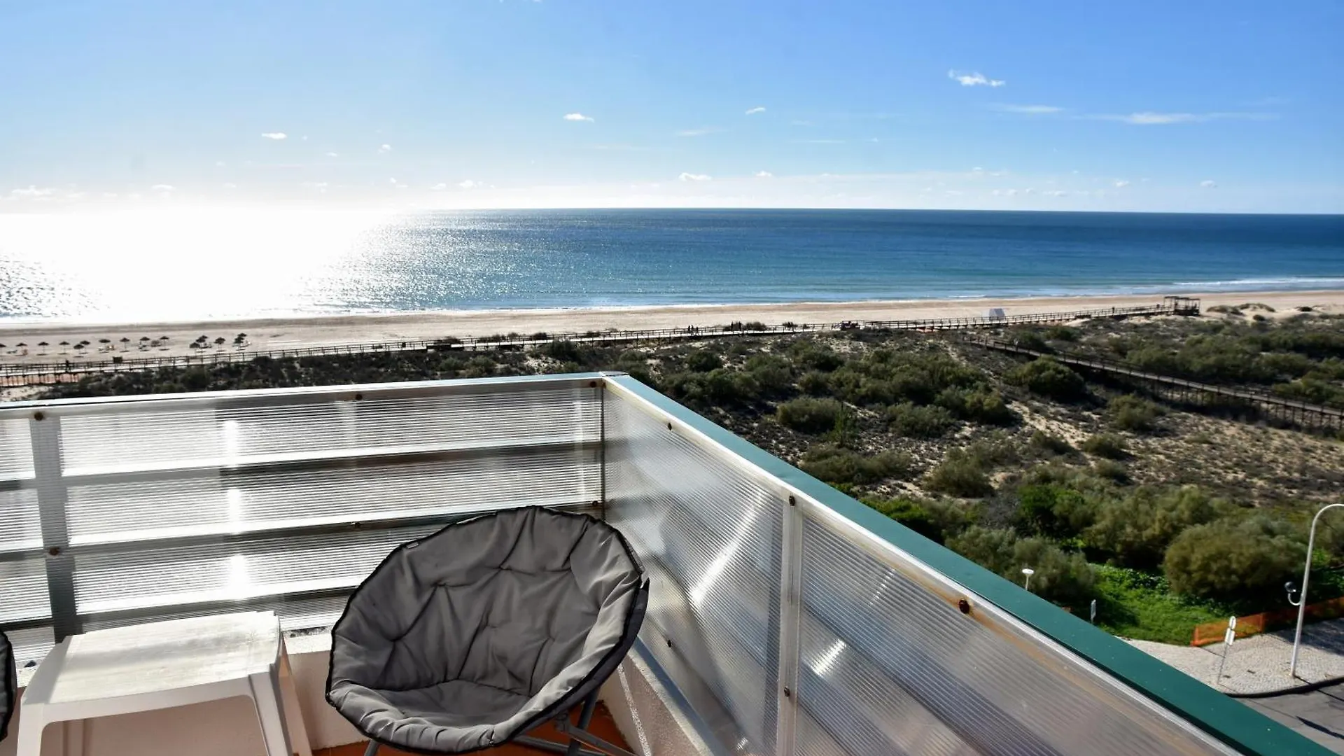 Apartment Over The Beach Monte Gordo